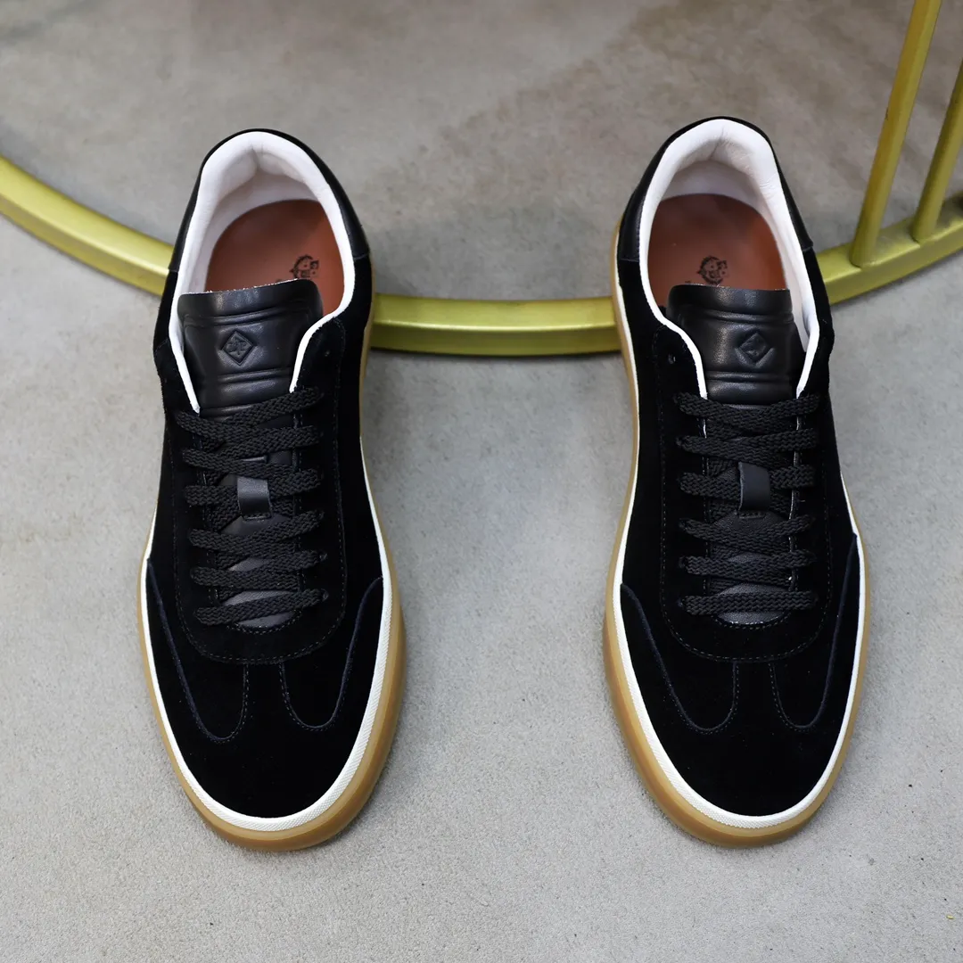 Men's Men's Shoes💰540💰••New Products•• LoroPian*_Noyo-Pianya New men's casual moral training sneakers, LP lace-up casual shoes!  Made of original imported soft cowhide and suede fabric, it highlights the sporty style. The heel is decorated with logo embossing and the original molding. The raw rubber translucent sole combined with the color welt adds a sense of modernity to the shoe. The shoe is overall refreshing and easy to match with style. It has a full cowhide lining for the feet. The original box packaging at the counter comes with wooden balls and a dust bag! Size: 38-44 (.45 customized)
